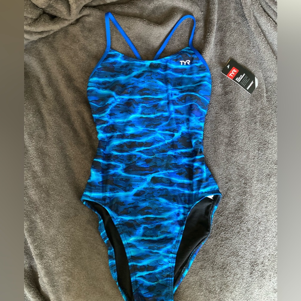 NWT. Women’s TYR Durafast swimsuit. Size 32. Blue and black.